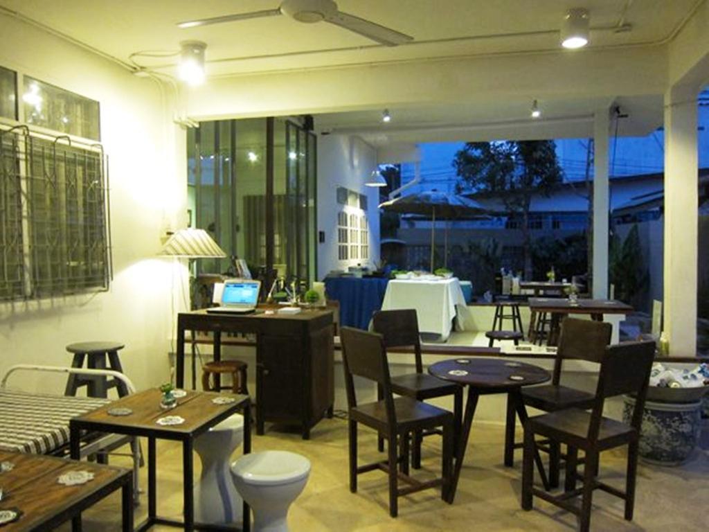 Baan Rare Pensión Udon Thani Exterior foto