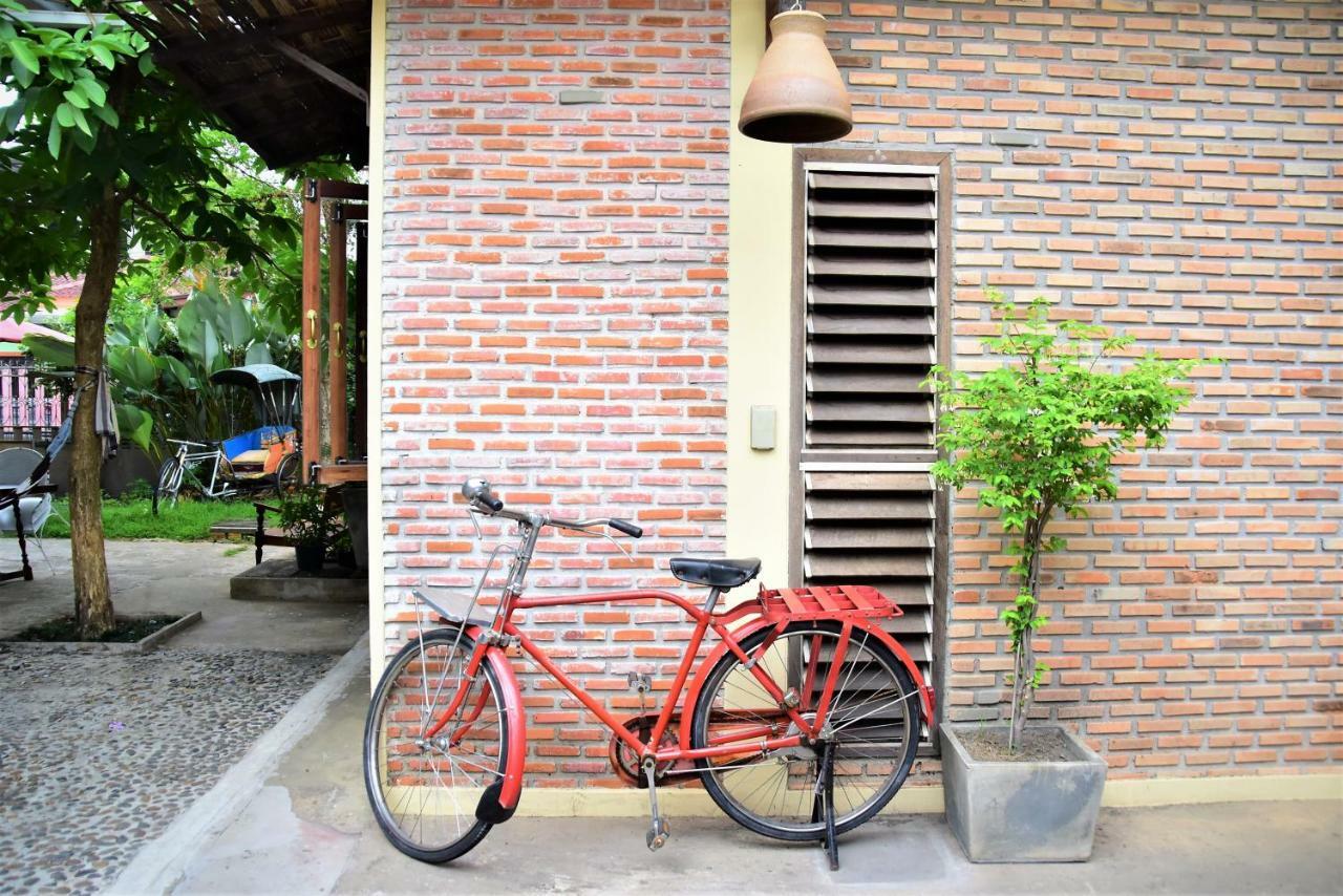 Baan Rare Pensión Udon Thani Exterior foto